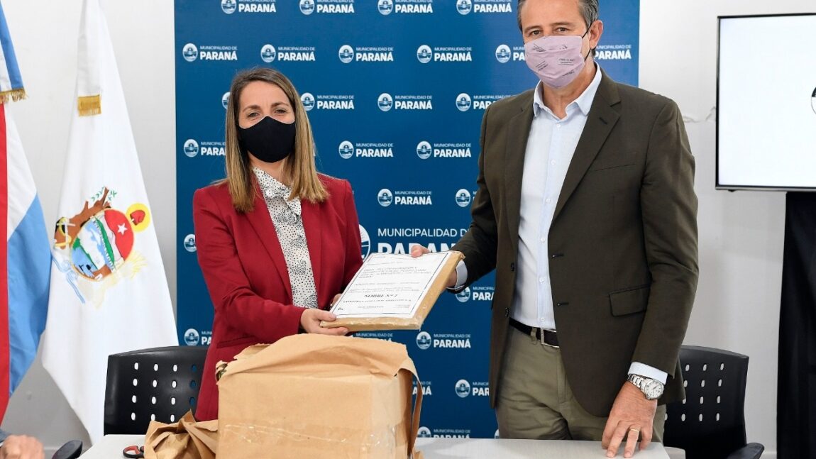 Bahl y Stratta apertura de sobres Zanni